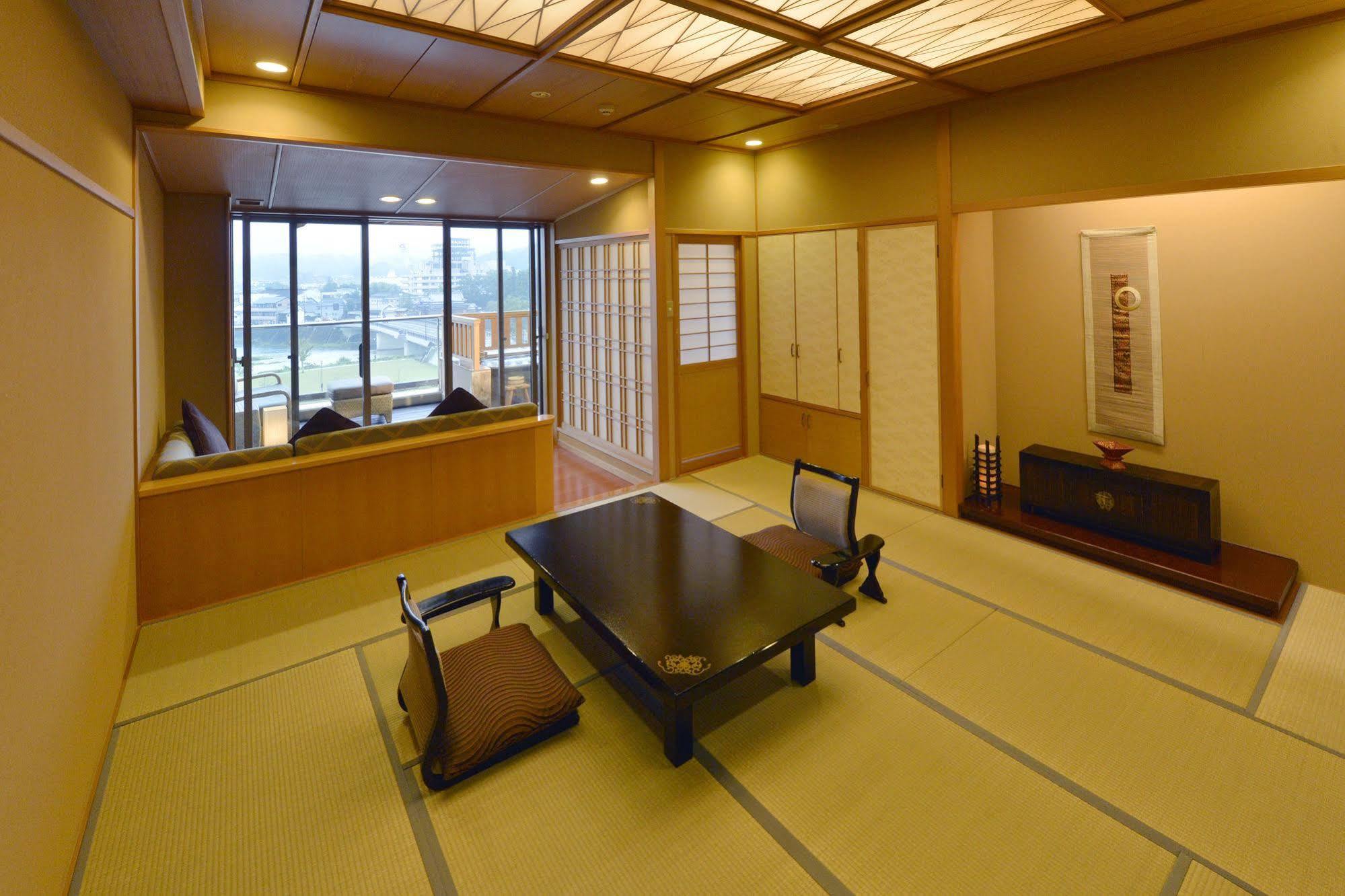 Ryokan Ayu No Sato Hitoyoshi Exterior foto